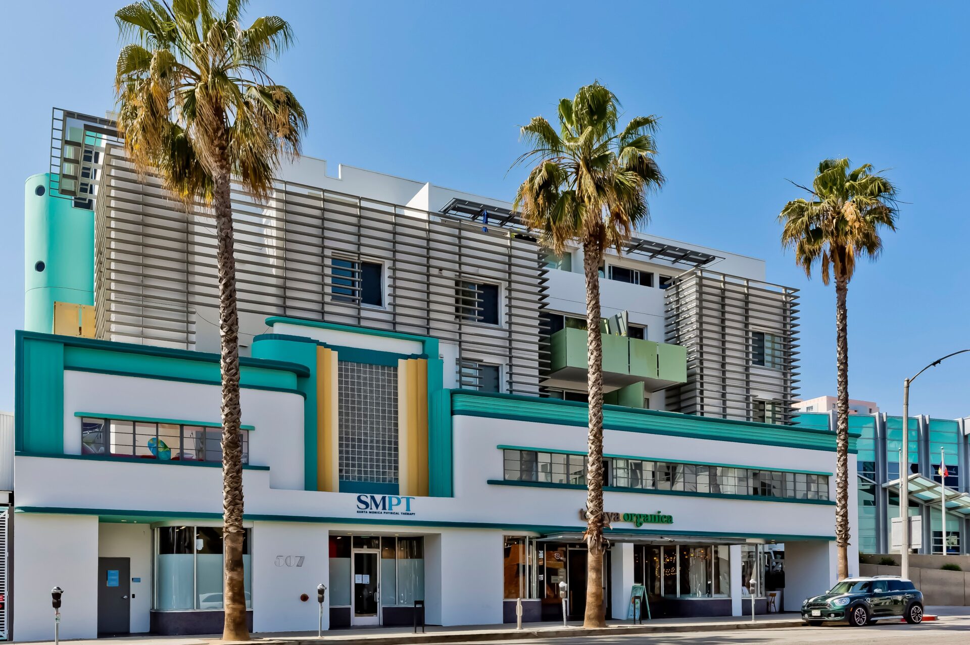 Arrezo Living at Santa Monica